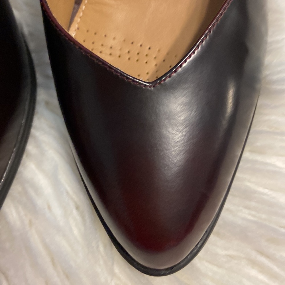 CLARKS LEATHER Artisan Heels size 10 excellent condition never been worn - Picture 10 of 16